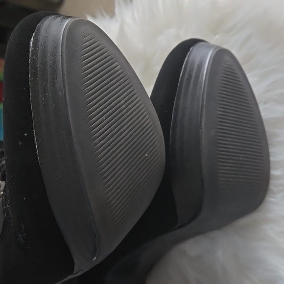 Size 8.5 Shoe Dazzle Bootie - Picture 7 of 8